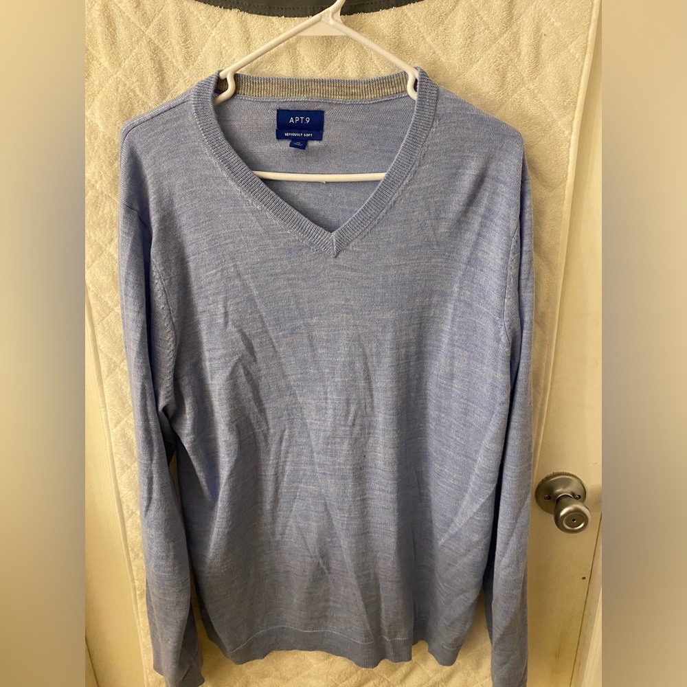 Mens V neck Sweater